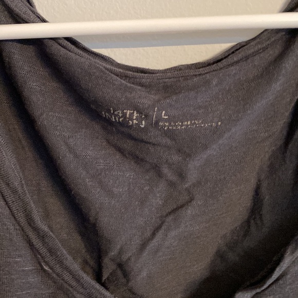 🟢10/$10 - tee - Picture 3 of 3